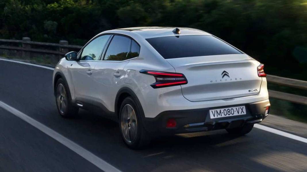 İşte en ucuz elektrikli araba! Dev firma öyle bir indirim yaptı ki duyan bayiye koşuyor 5